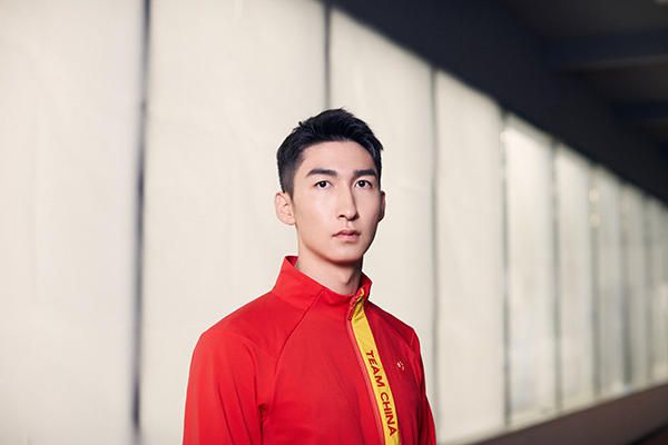 TA：切尔西冬窗无法召回卢卡库，球员租借合同中无相应条款据The Athletic消息，切尔西在将卢卡库外租至罗马的合同中，没有设置召回球员的条款。